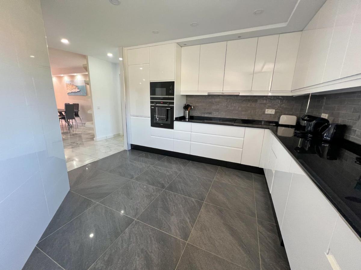 Luxury Three Bedroom Apartment At Estepona Zewnętrze zdjęcie